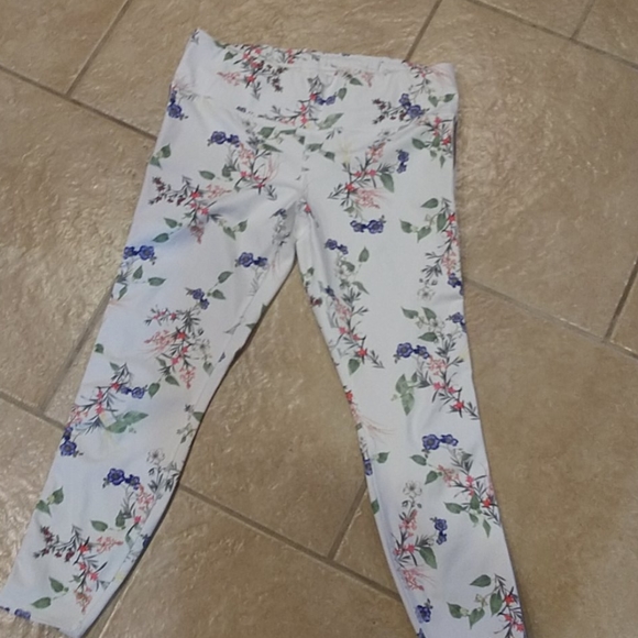 Athleta Yoga Pants - Picture 2 of 8